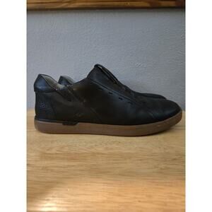Kizik New York Men's Size 11 Leather Slip On Sneaker Black and Gum
